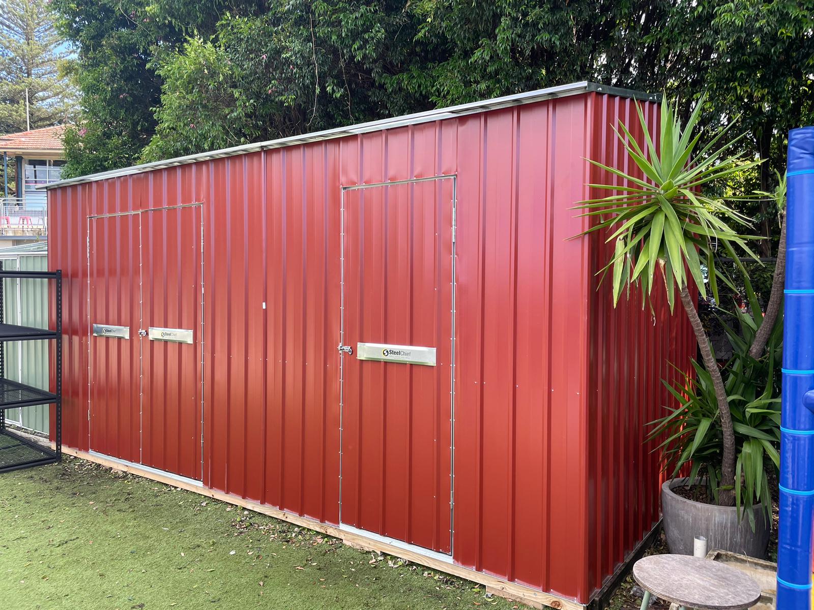 40 Off Manor Red SteelChief