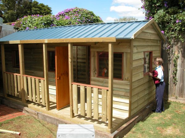 5 Things To Consider When Choosing A Cubby House For Your Backyard ...